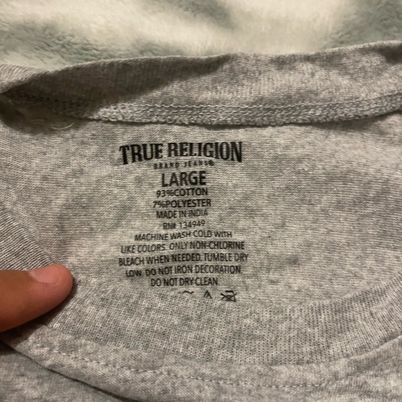 4 True Religion T-shirts - Picture 10 of 12